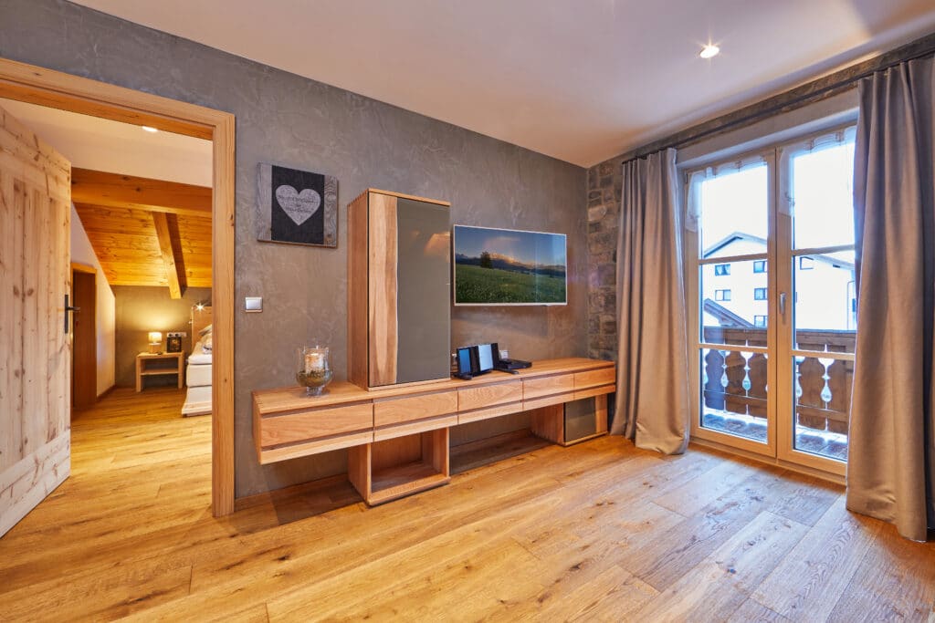 Fernsehwand Ferienwohnung Arnspitze Bild 2