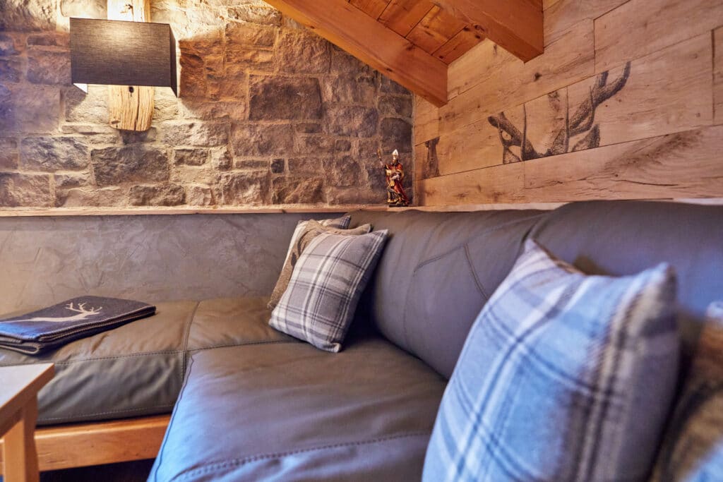 Nahaufnahme Couch Ferienwohnung Arnspitze